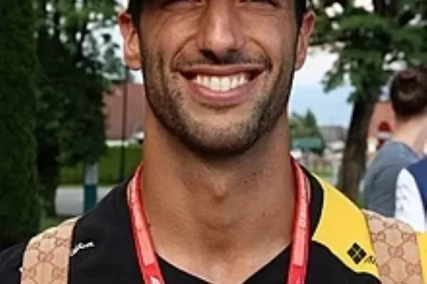 Daniel Ricciardo back to F1 and will drive for AlphaTauri